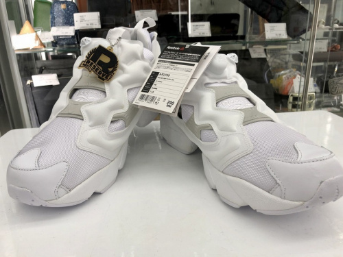 メンズファッションのREEBOK
