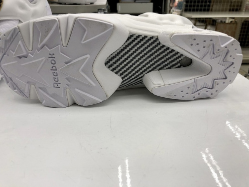 REEBOKのスニーカー