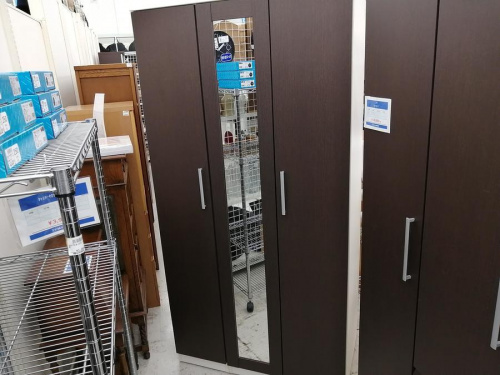 ニトリのワードローブ