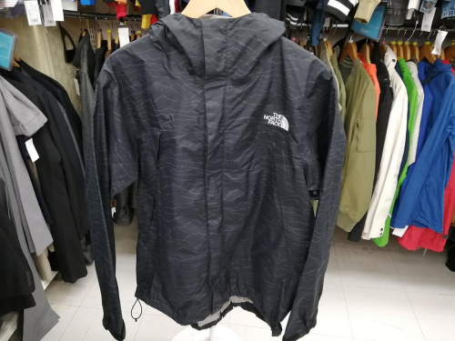 マウンテンパーカーの川崎　青葉　世田谷　鶴見　横浜   　洋服　中古　買取