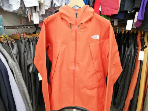 マウンテンパーカーの川崎　青葉　世田谷　鶴見　横浜   　洋服　中古　買取