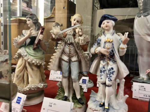 フィギュリンの横浜川崎雑貨中古情報