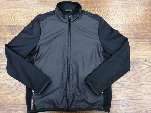 ジップブルゾンのプラダ