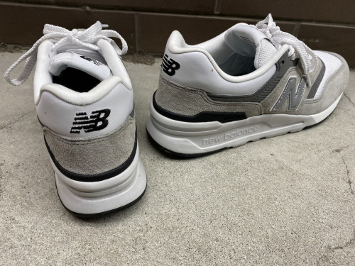 スニーカーのNEW BALANCE