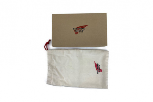 パスポートウォレットのRED WING