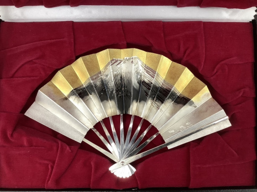 和雑貨の徳力純銀