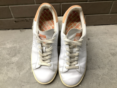 adidasのスニーカー