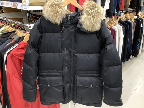 ダウンジャケットのウールリッチ