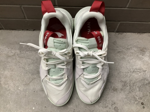 NIKE JORDANのスニーカー