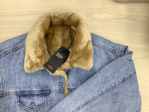Levi'sのレディース