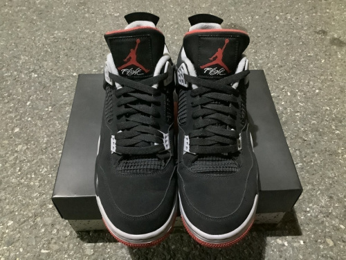 NIKEのAIR JORDAN4