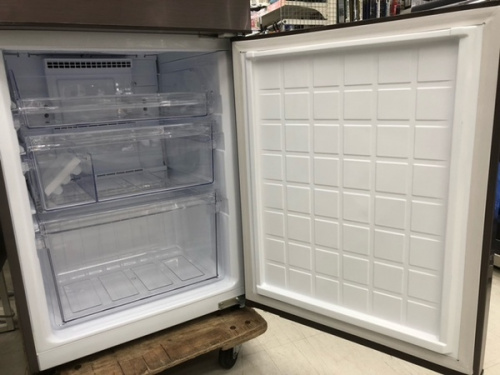 SHARP　シャープの大型冷蔵庫