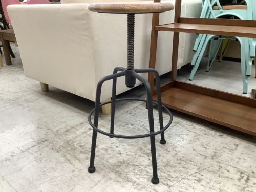 スツールの川崎　青葉　世田谷　鶴見　横浜   　収納家具　中古　　買取