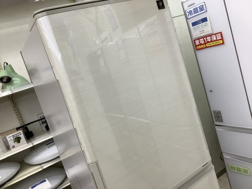 キッチン家電の大型冷蔵庫