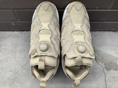 REEBOKのスニーカー