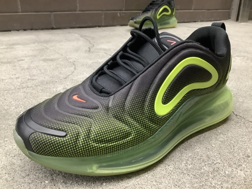 スニーカーのNIKE
