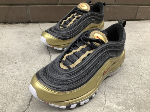 スニーカーのNIKE