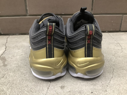 川崎　青葉　世田谷　鶴見　横浜　レディースファッション　中古　買取の川崎　青葉　世田谷　鶴見　横浜　スニーカー　中古　買取