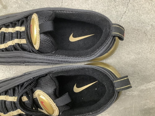 川崎　青葉　世田谷　鶴見　横浜　スニーカー　中古　買取の横浜川崎中古衣類情報