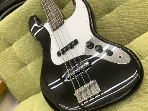 エレキベースの楽器