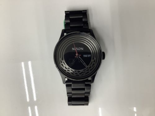 腕時計のNIXON