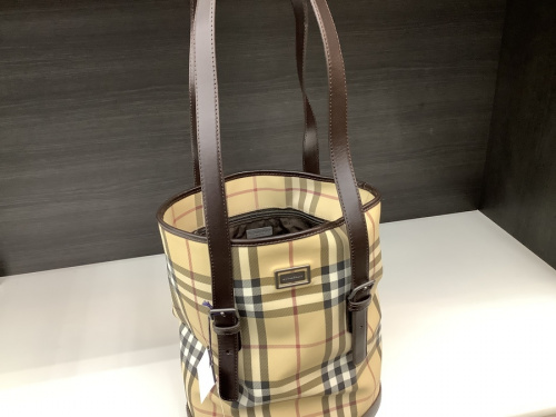 ブランド・ラグジュアリーのBURBERRY LONDON