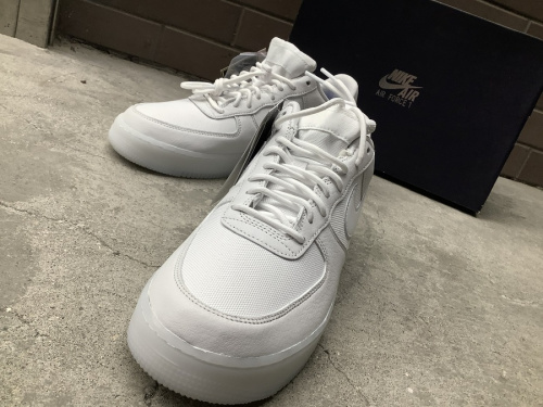 スニーカーのNIKE