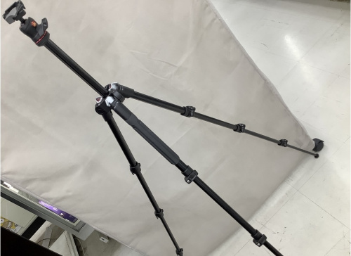 カメラ周辺機器の三脚