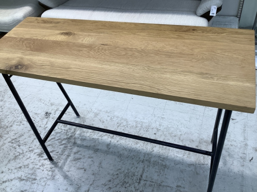 家具のカウンターテーブル