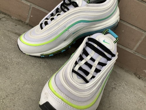 スニーカーのNIKE