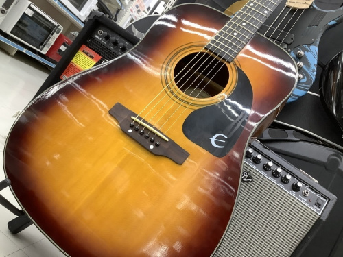 アコースティックギターの楽器