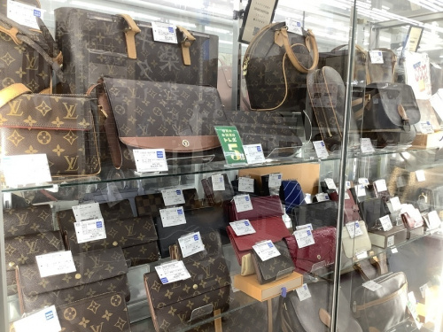 横浜川崎洋服中古情報
