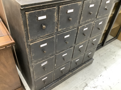 生活家具のアンティーク調家具