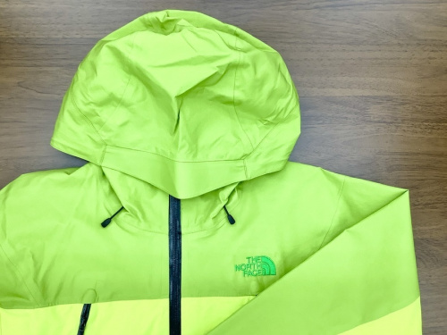 春物アウターのTHENORTHFACE