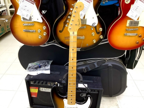 FENDERJAPANのフェンダージャパン