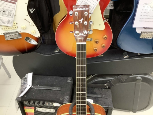 アコースティックギターのYAMAHA