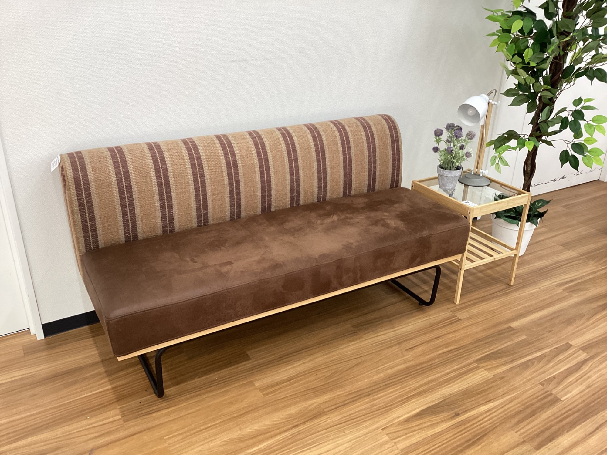 CRASH GATE(クラッシュゲート)】コンパクトなデザインの2人掛け