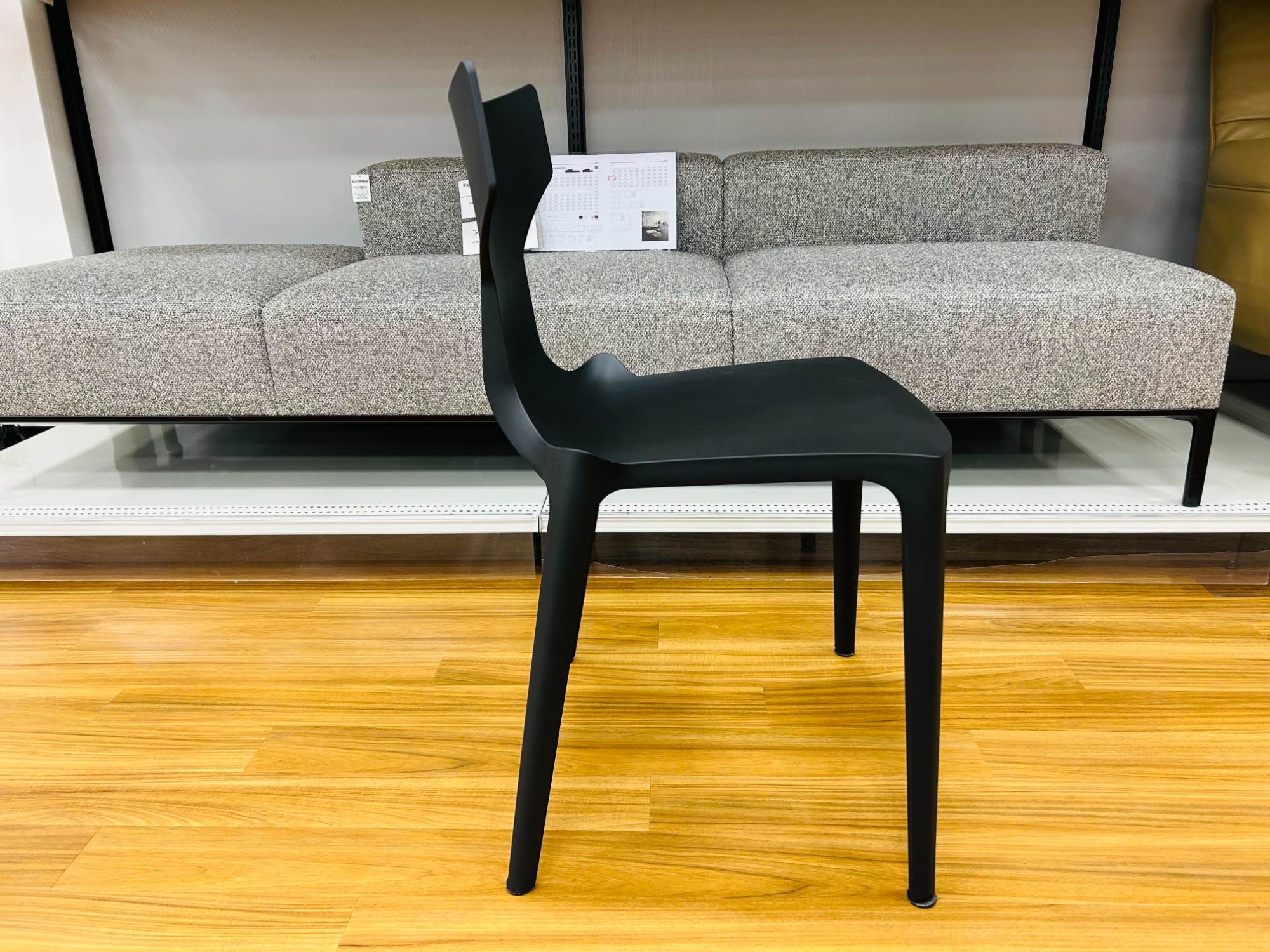 Kartell/カルテル】Re-Chair(リチェア) 買取入荷いたしました！｜2024年05月10日｜リサイクルショップ  トレファクマーケット（トレファク）久喜店