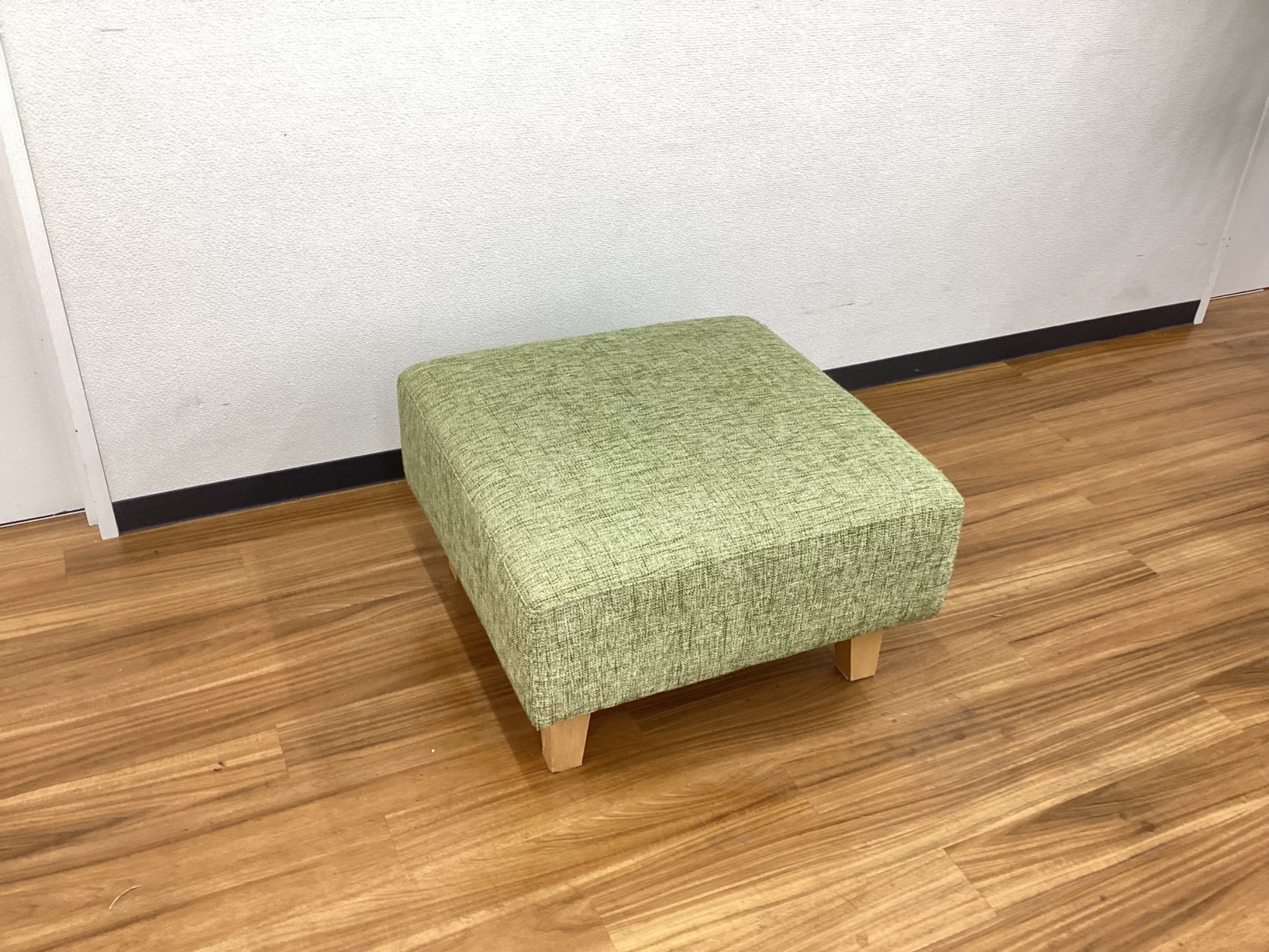 FLANNEL SOFA(フランネルソファ)】アシンメトリーフォルムが FLANNEL SOFA(フランネルソファ)】アシンメトリーフォルムが