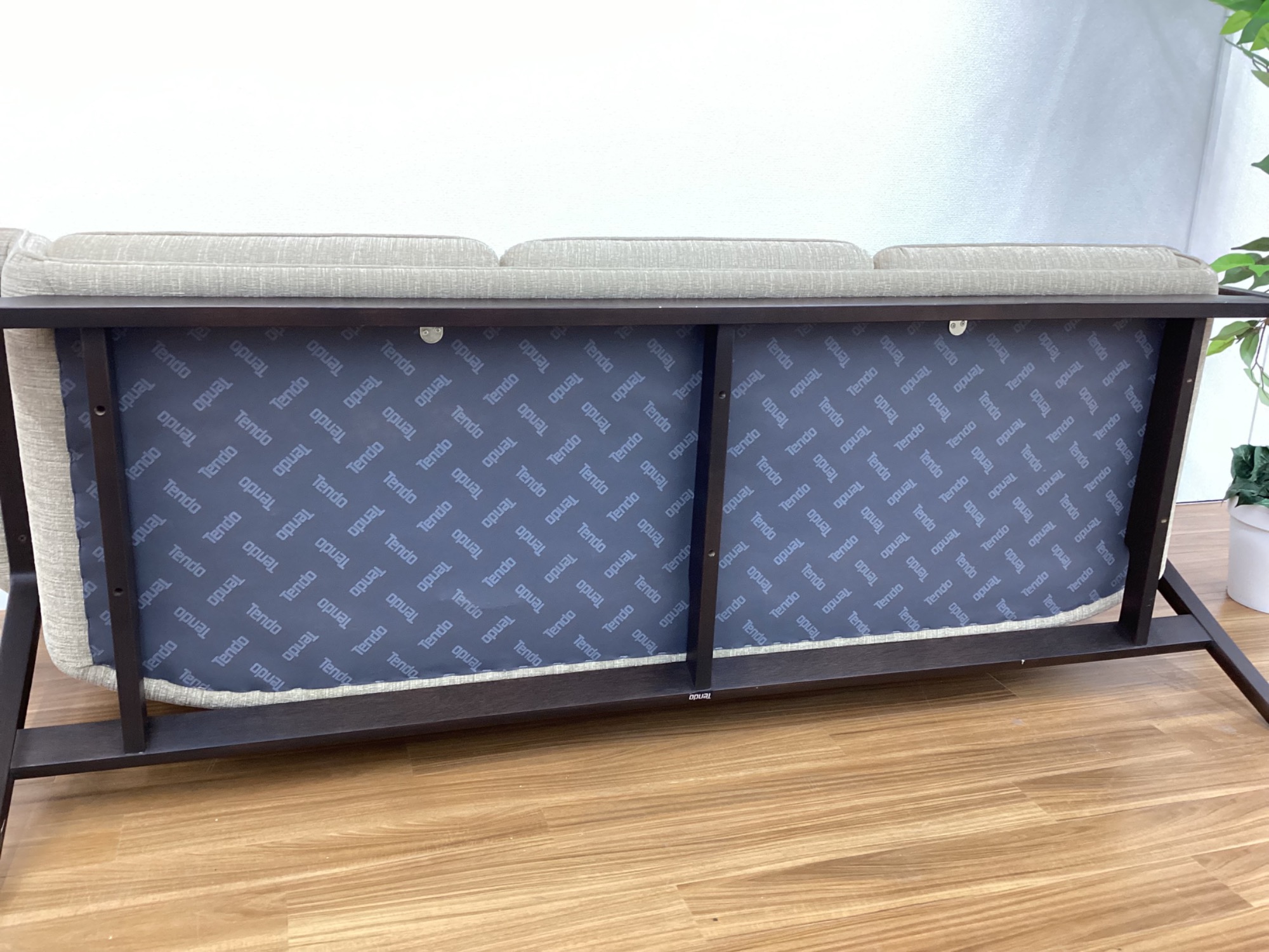 お値段見直しました！ 天童木工 チェントロ 3人掛けソファのご