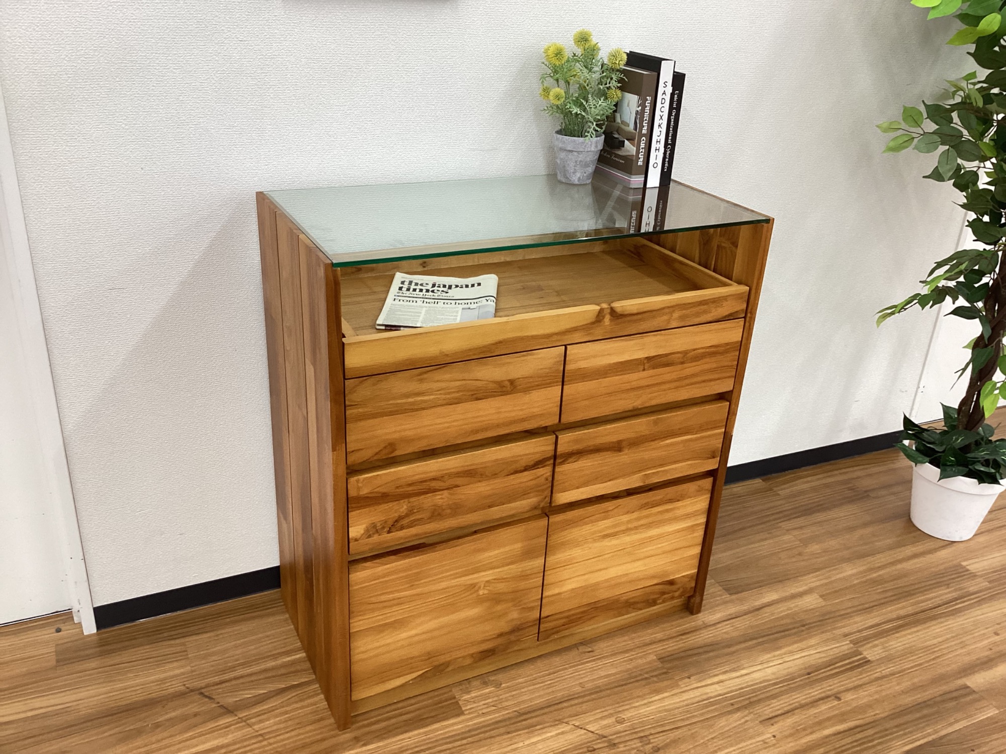 unico（ウニコ）】チーク無垢材のラフな質感を活かした