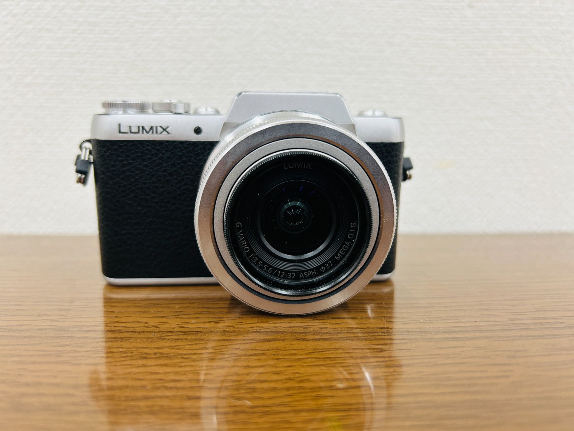 Panasonic/パナソニック】ミラーレス一眼カメラ(DMC-GF7W)入荷いたし