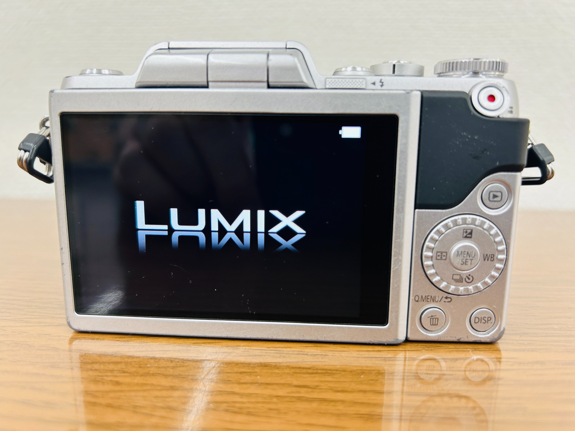 Panasonic/パナソニック】ミラーレス一眼カメラ(DMC-GF7W)入荷いたし