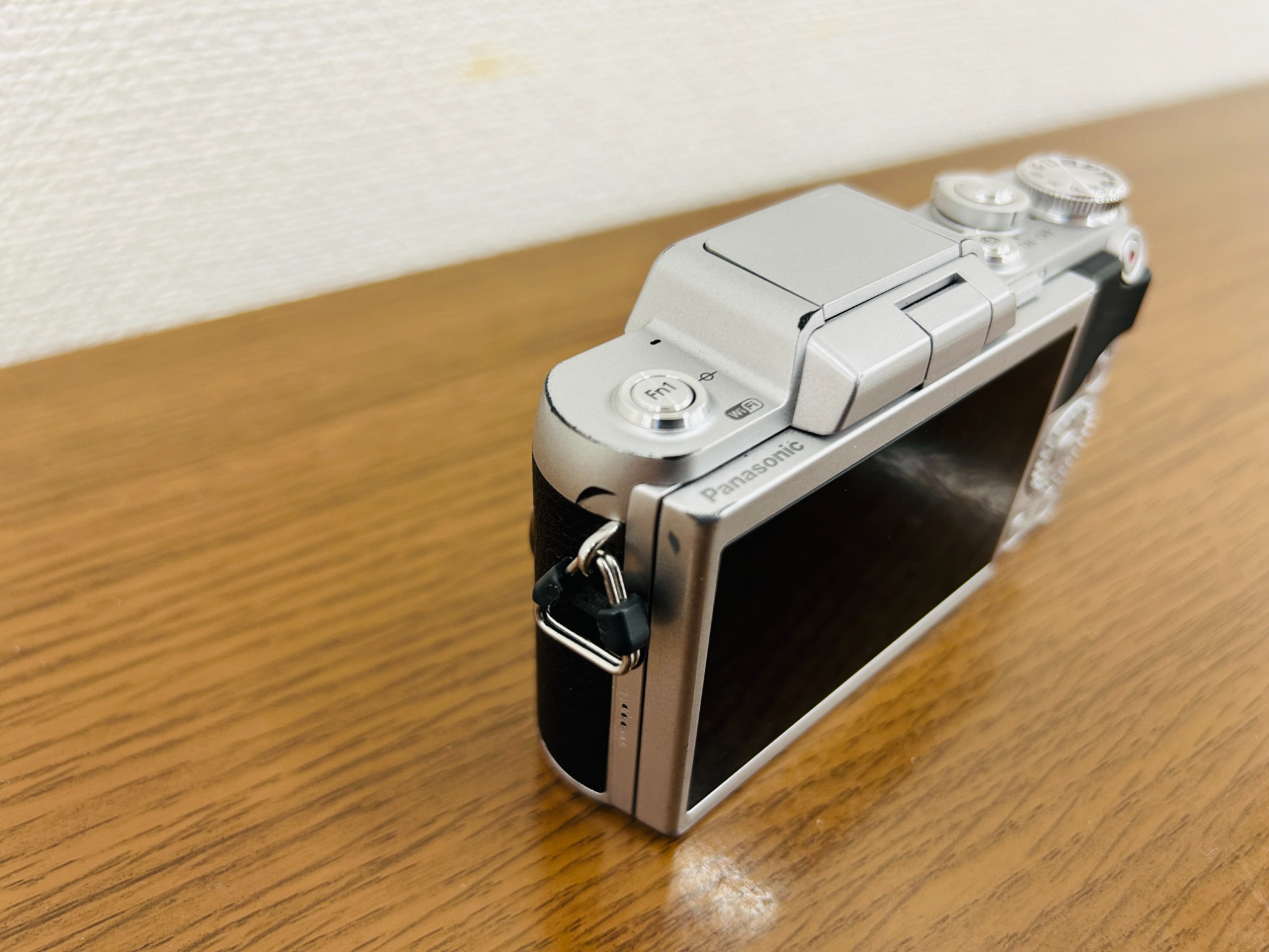 Panasonic/パナソニック】ミラーレス一眼カメラ(DMC-GF7W)入荷いたし