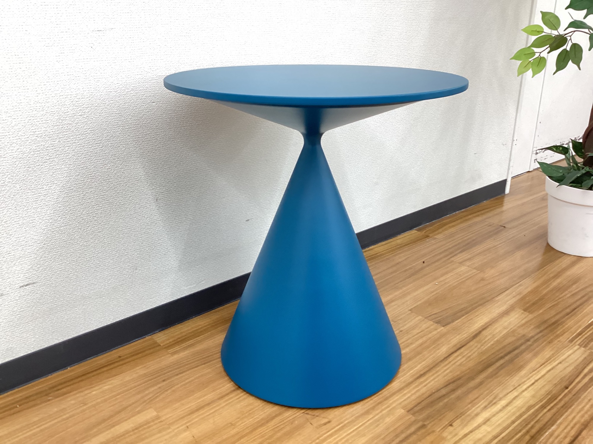 Cassina IXC（カッシーナイクスシー）】シンプルで洗練されたモダンな