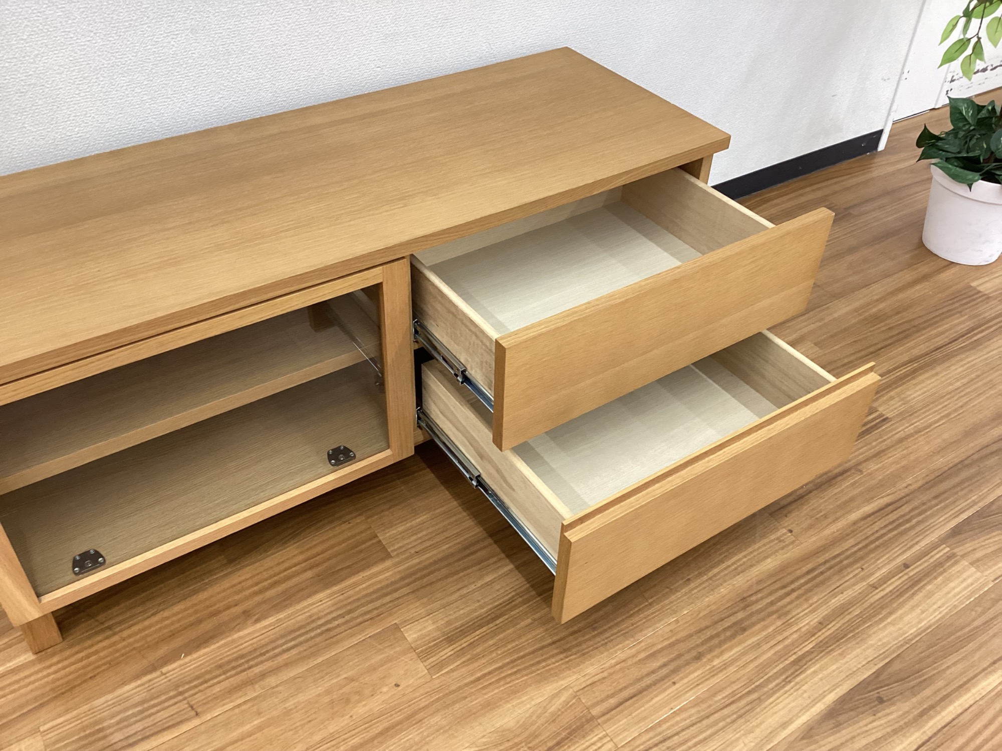 無印良品】定番のシンプルなオーク材テレビボードが入荷しました