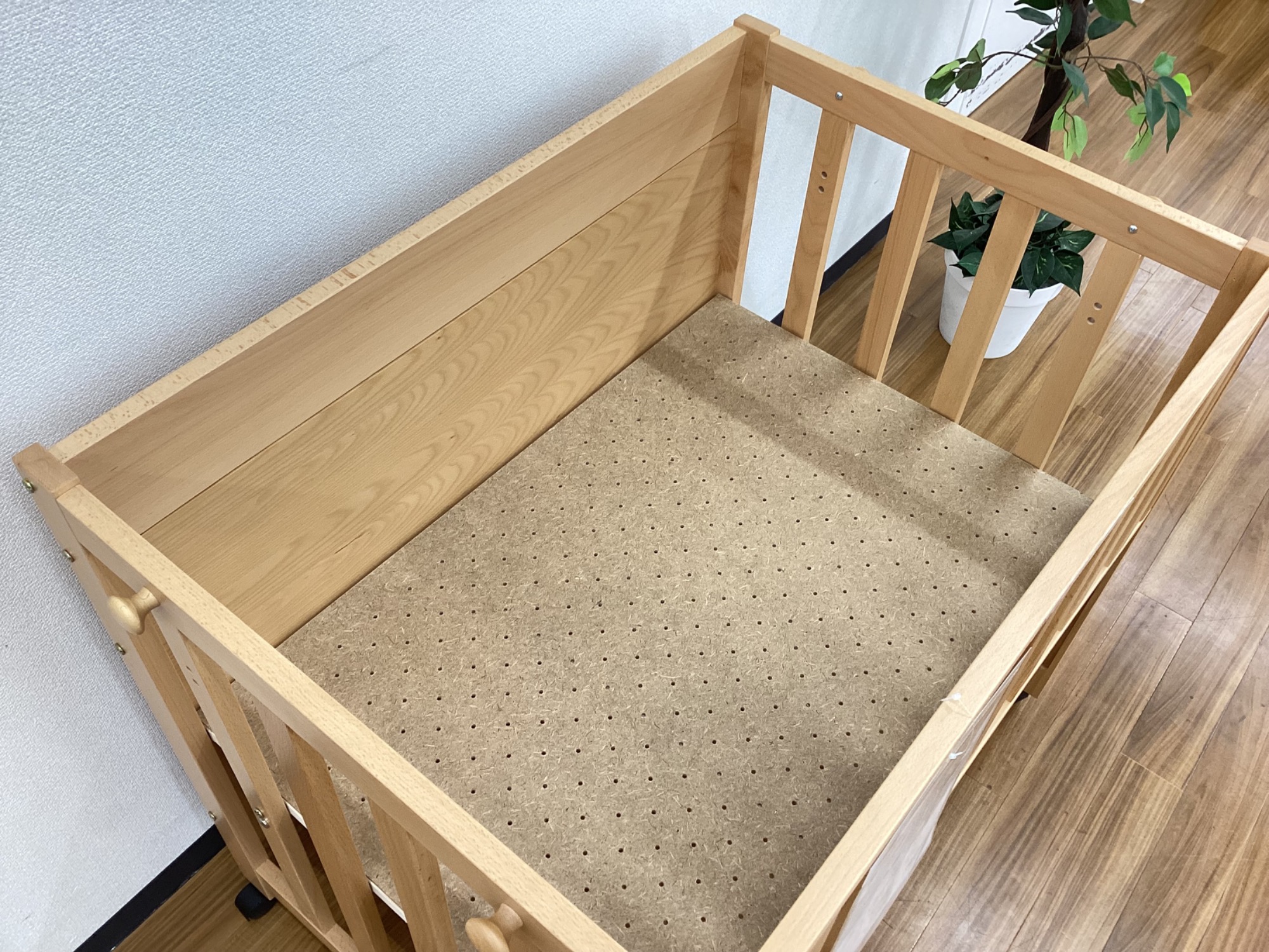 トレファクマーケット久喜店】 スリーピー ベビーベッド 11000円