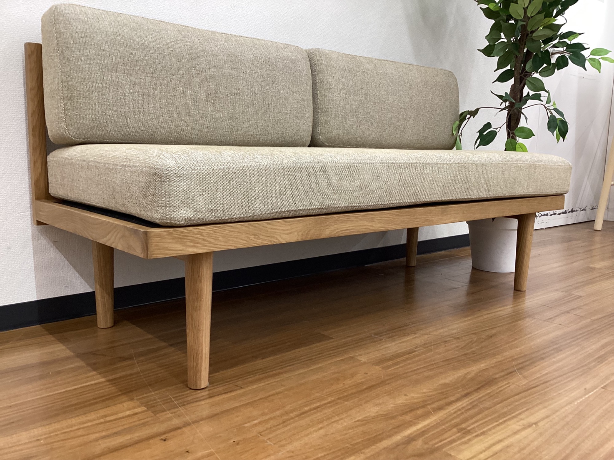 unico KINNA ベンチソファ／美品／2025年購入／使用期間短い／北欧 unico KINNA ベンチソファ／美品／2025年購入／使用期間短い／北欧