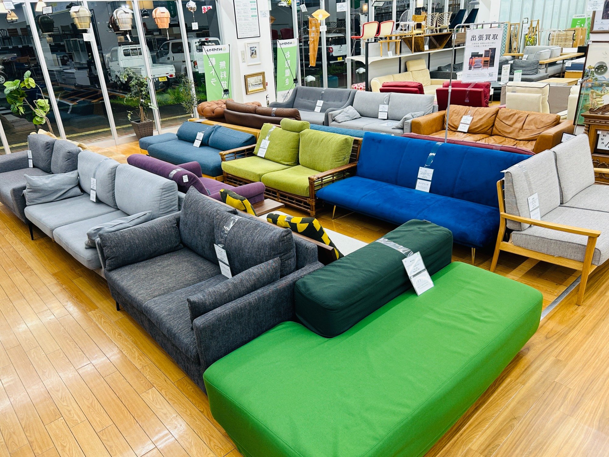 unico/ウニコ】アームレスの3人掛けソファー(ALBERO)が入荷