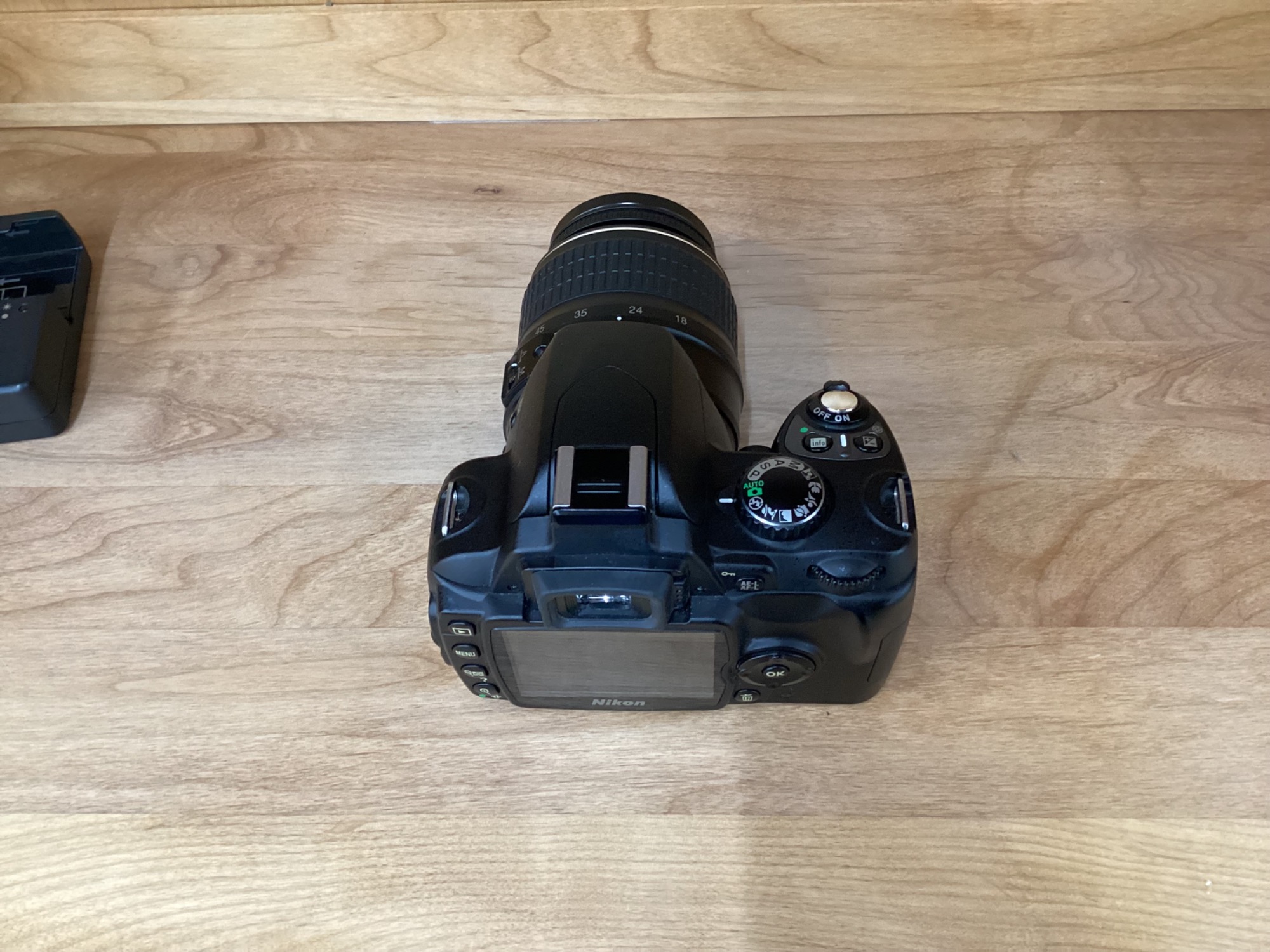 Nikon(ニコン）】デジタル一眼レフカメラ D40を店頭、トレファク